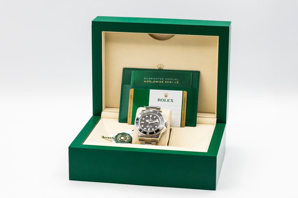 Rolex Sea-Dweller 126600 Image 7